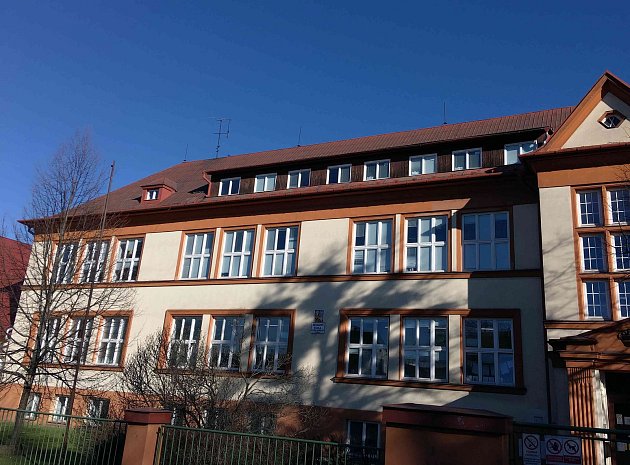 U školy P. Bezruče proběhne další etapa výměny střechy, 5. 2. 2024.