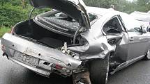 Tragicky skončila v pátek navečer dopravní nehoda dvou osobních automobilů na čtyřproudové rychlostní komunikaci u Frýdlantu nad Ostravicí.