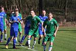 Dobratičtí fotbalisté (v modrých dresech) nadějné dvoubrankové vedení v Datyni nakonec neudrželi. Gól na 2:2 inkasovali v nastaveném čase.