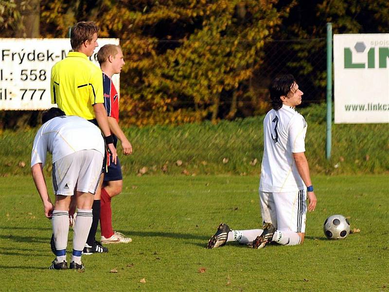 Divizní tým Lískovce deklasoval na domácím trávníku Mikulovice 4:0.