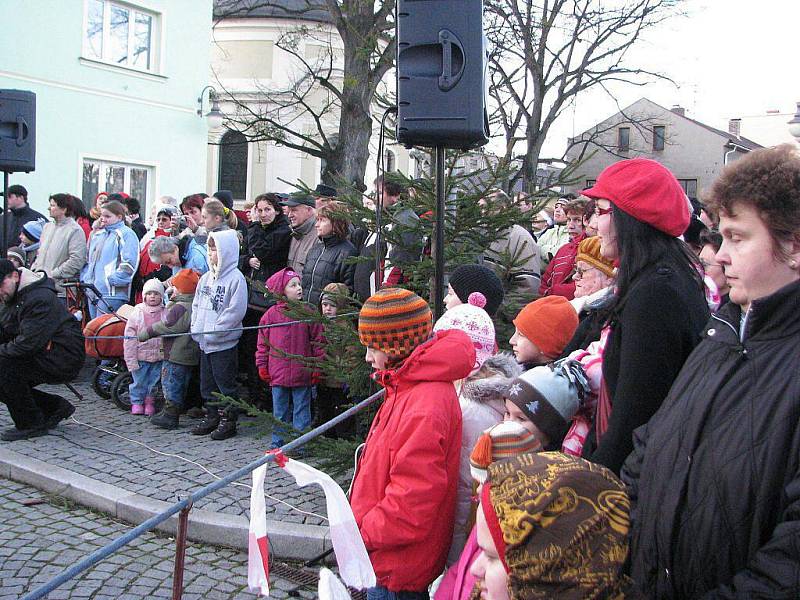 Náměstí ve Frýdlantu nad Ostravicí bylo v sobotu 26. prosince dějištěm Živého betlému.