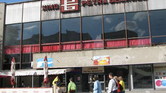 Známá budova místeckého kina hledá budoucí využití. 