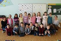 Na snímcích jsou prvňáčci ze základní školy ve Fryčovicích. Třídní učitelkou prvního ročníku je Petra Strnadlová, asistentkou Martina Dětská. 