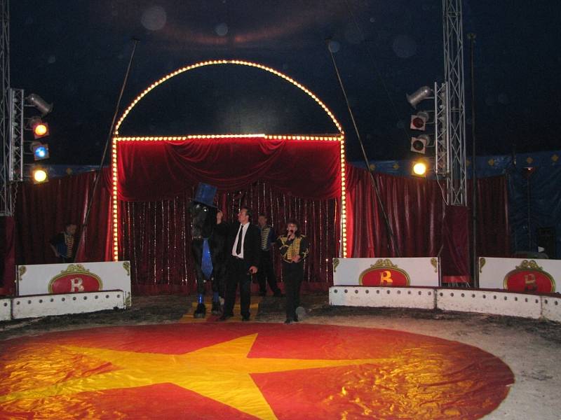 Cirkus Sultán hostuje ve Frýdku-Místku až do neděle.