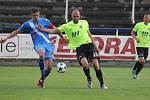 Fotbalisté Frýdku-Místku (v modrém) remizovali v domácím prostředí s Vítkovicemi 2:2.