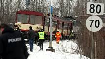 Poslední aktualizace zraněných při čelní srážce osobních vlaků v Paskově. Celkem bylo zraněno 42 osob, z toho 2 těžce, 7 osob je hospitalizováno v nemocnicích.