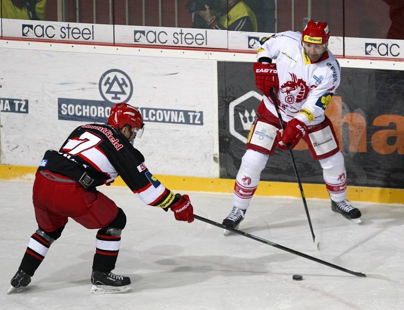 Extraligové utkání HC Oceláři Třinec - Mountfield Hradec Králové. 