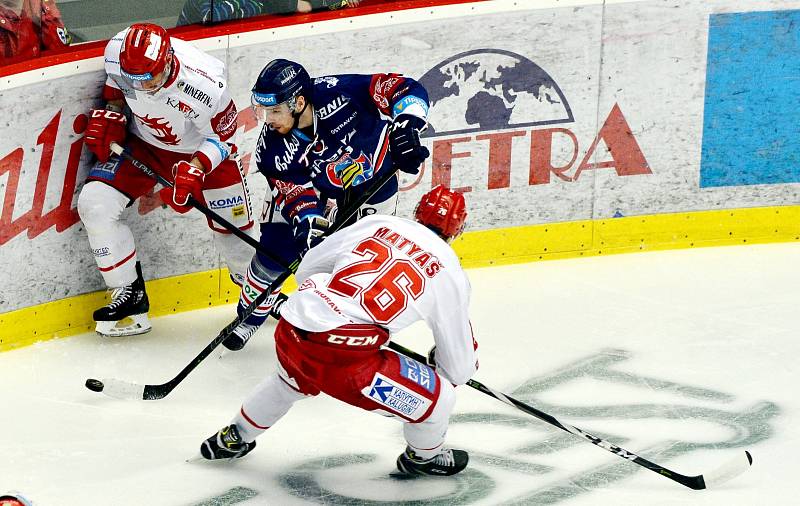 Třinečtí hokejisté dokázali nad Vítkovicemi zvítězit i podruhé.