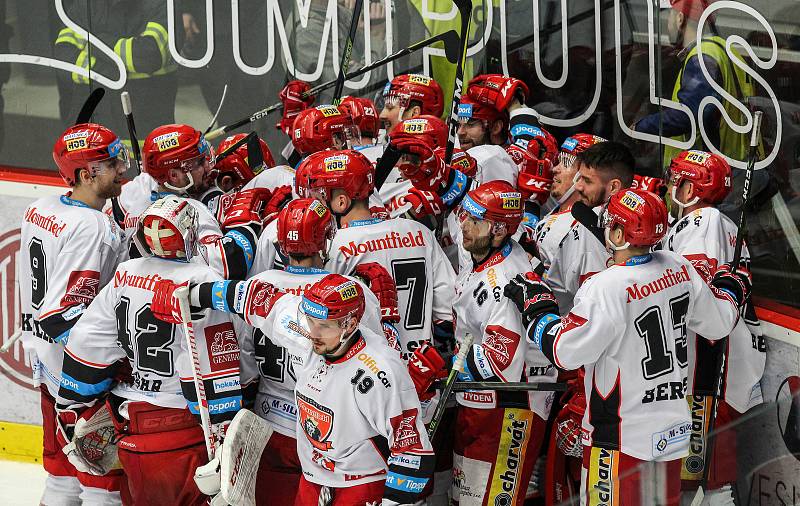 Třinec - Hradec Králové. Semifinále play-off.