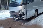 Dopravní nehoda autobusu v Beskydech.