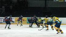 Hokejisté Nového Jičína porazil na domácím ledě těžkého soupeře z Přerova 4:1.