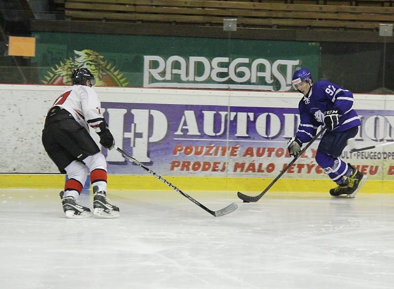 Hokejisté HC Frýdek-Místek nestačili v domácím prostředí na tým Nového Jičína, kterému podlehli 0:5.