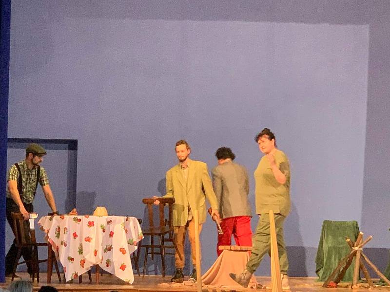 Tři veteráni, to bylo premiérové představení nového amatérského divadla z Frýdku-Místku.
