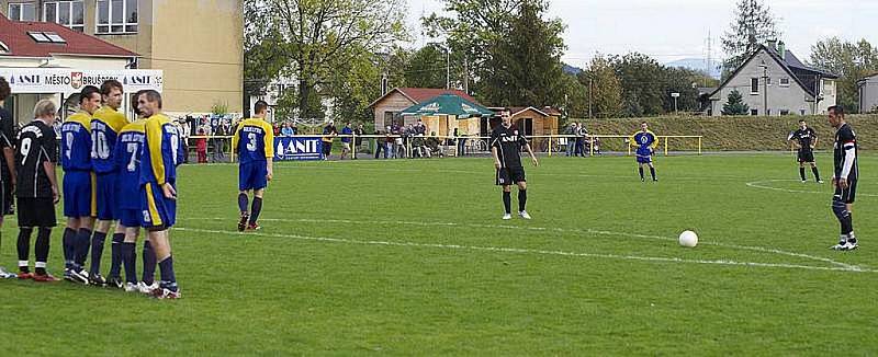 V sobotu 3. října se SK Brušperk na domácím hřišti utkal v mistrovském zápase 1. A třídy, skupiny B s Dolní Lutyní. Po bezbrankovém poločase zvítězili domácí v poměru 2:1, i když neproměnili pokutový kop.