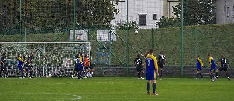 V sobotu 3. října se SK Brušperk na domácím hřišti utkal v mistrovském zápase 1. A třídy, skupiny B s Dolní Lutyní. Po bezbrankovém poločase zvítězili domácí v poměru 2:1, i když neproměnili pokutový kop.