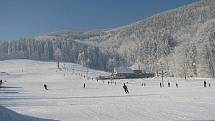 Ideální podmínky k lyžování zažili v sobotu návštěvníci areálu Opálená Pstruží.