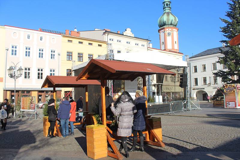 Adventní městečko na náměstí Svobody v Místku.