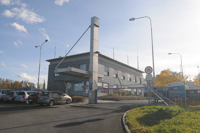 Společnost RWE má v obci jeden z největších zásobníků plynu v ČR.