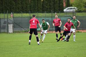 Okresní derby 16. kola I.A třídy, skupiny B, Staré Město - Raškovice 0:1, sledovalo 431 diváků.