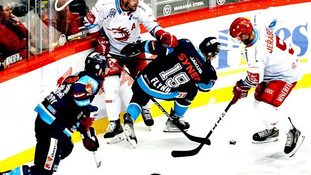 Zápas 7. kola hokejové extraligy Oceláři Třinec - Bílí Tygři Liberec 3:4 v prodloužení, který se hrál 2. října 2022 ve Werk Areně.
