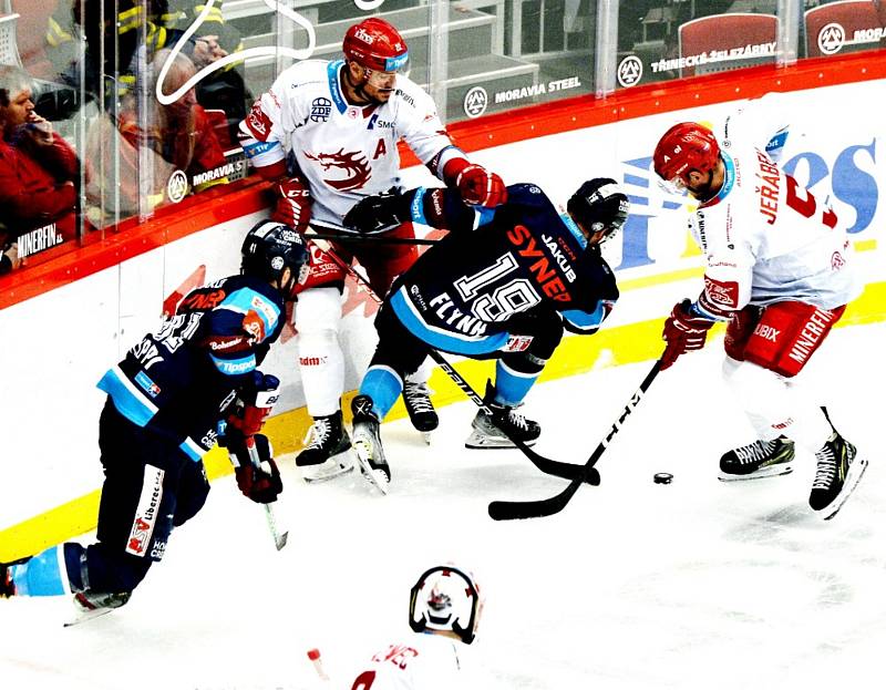 Zápas 7. kola hokejové extraligy Oceláři Třinec - Bílí Tygři Liberec, který se hrál 2. října 2022 ve Werk Areně.