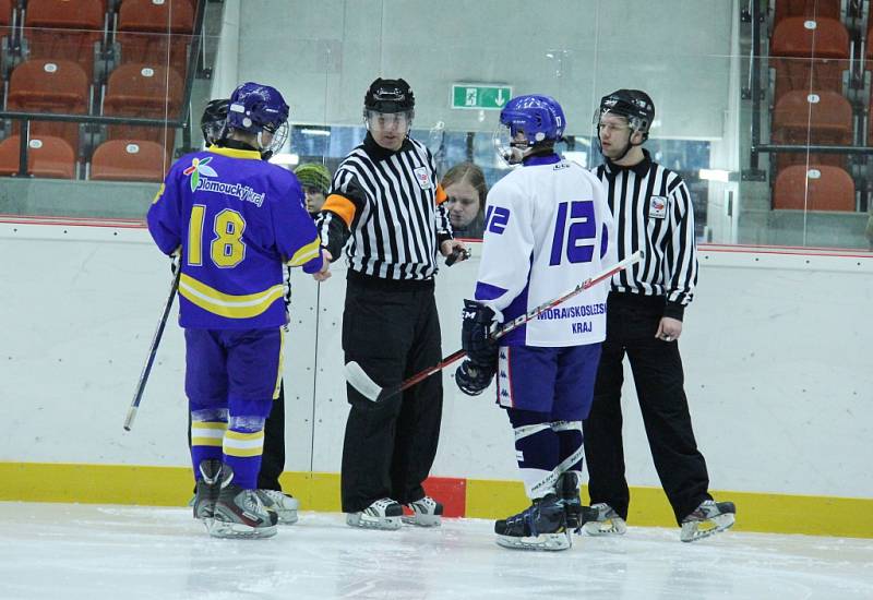 Turnaj v ledním hokeji Škoda Hockey Cup. Utkání Moravskoslezského kraje (bílé dresy) s Olomouckým krajem. 