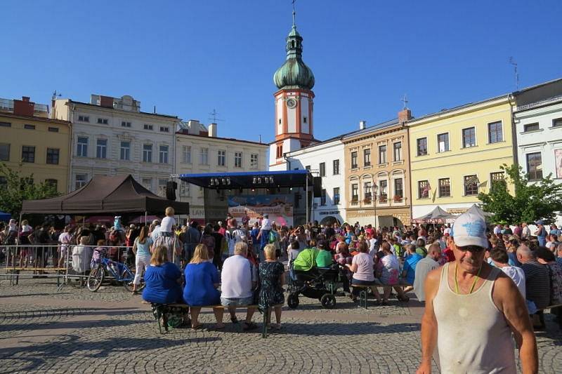 Lidé, kteří 17. srpna vyrazili na náměstí Svobody ve Frýdku-Místku, přivítala akce s názvem Beskydské rekordy.