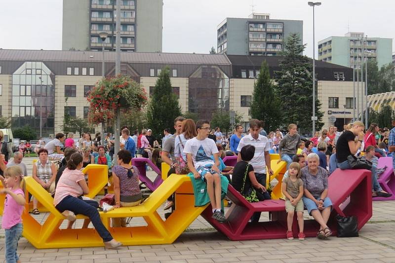 V Třinci se ve čtvrtek navečer uskutečnil koncert Markéty Konvičkové, který podpořil prevenci rakoviny prsu.