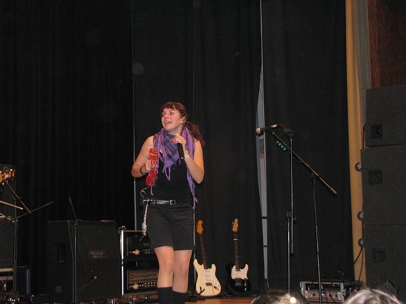 Mladá zpěvačka Ewa Farna měla v Bašce úspěch.