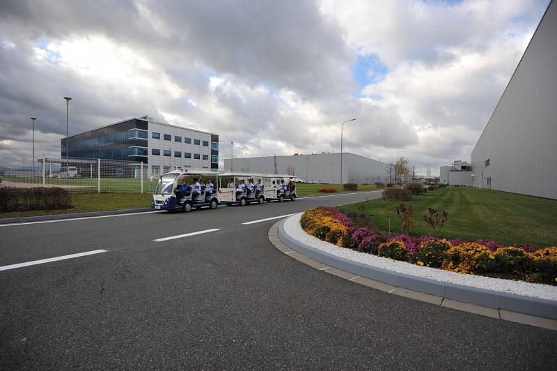 Český národní fotbalový tým navštívil v sobotu závod Hyundai Motor Manufacturing Czech v Nošovicích. Strávil tam zhruba dvě hodiny.