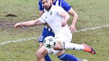 Karvinští fotbalisté (v bílém) remizovali doma s Mladou Boleslaví 1:1.