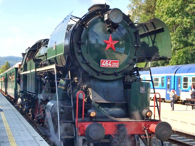 Parní lokomotiva 464.202  zvaná Rosnička můžete v sobotu vidět v Bohumíně a Českém Těšíně.