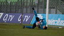 Z utkání Karviná (v bílém) - Jablonec 2:1