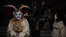 Čertovská krampus show v centru Orlové brala v neděli dech.