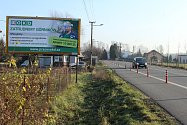 U hraničních přechodů si OKD zaplatilo billboardy, kterými chce přilákat polské horníky do firmy. Podobně těžaři cílí také na Slováky.