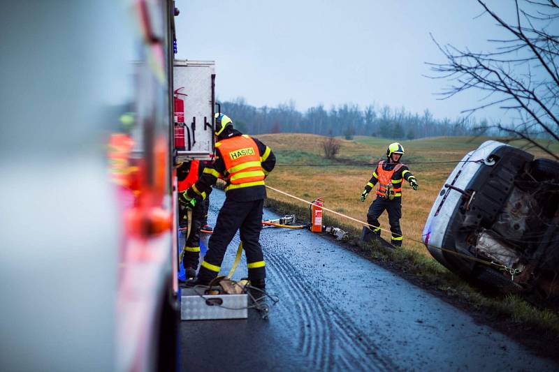 Cvičení hasičů u dopravní nehody v Darkově, neděle 27. listopadu 2022.