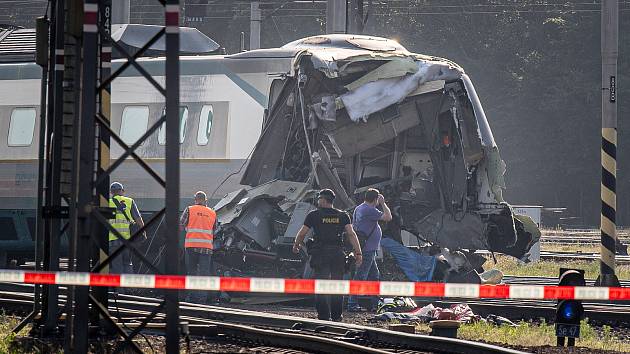 Nehoda pendolina v Bohumíně, 27. června 2022. Vlak odjíždějící do Prahy se srazil s posunovací lokomotivou. Srážku nepřežil strojvedoucí pendolina.