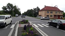 V Dolní Lutyni budou osazovat hlavní křižovatku semafory. Kvůli zklidnění dopravy. Vznikne i nový přechod pro chodce.