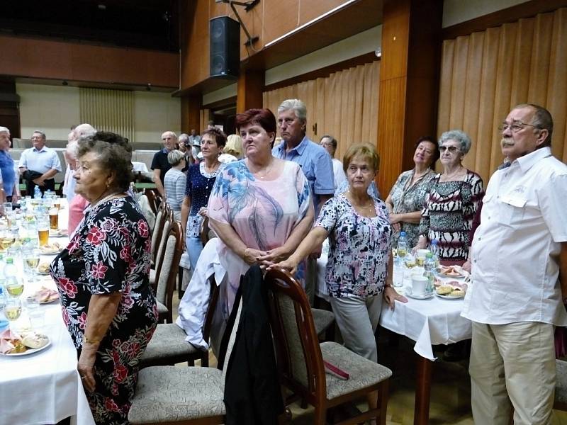 Slavnostní schůze k 50. výročí založení Klubu důchodců Dolu Dukla v Havířově.