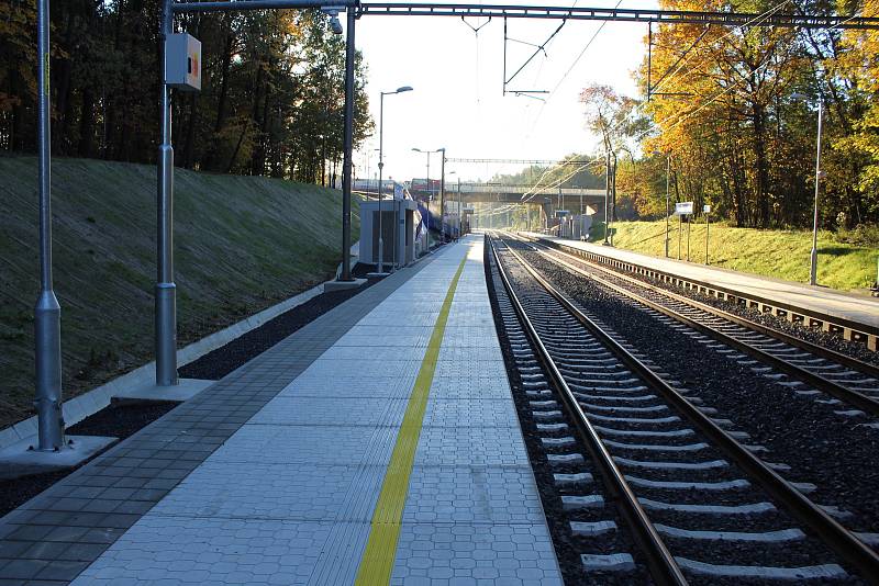 Železniční zastávka Havířov střed v první den zahájení provozu.