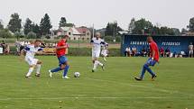 Petrovice (v bílém) podlehly v poháru Vítkovicím 0:1.