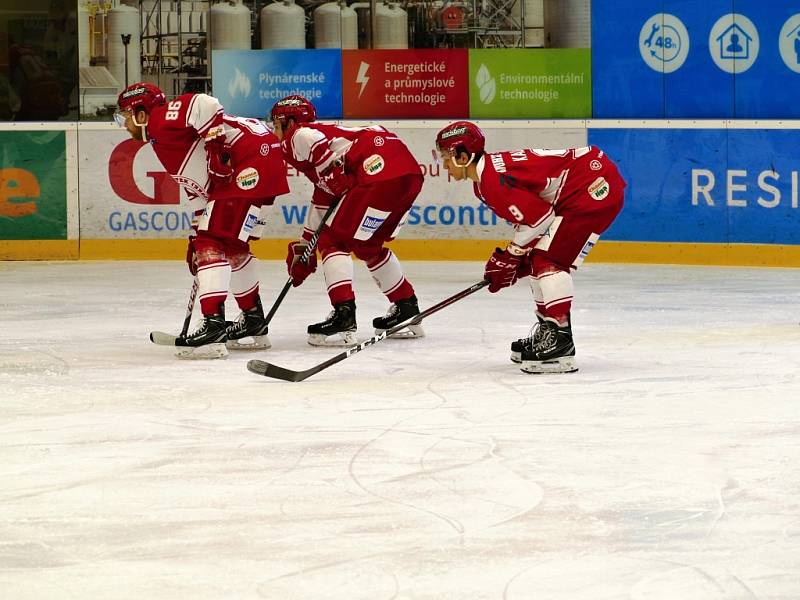 AZ Havířov (v bílém) - HC Frýdek-Místek.