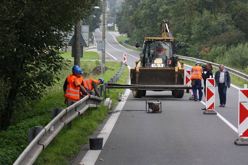 Zahájení stavby chodníku mezi Havířovem a Těrlickem. 