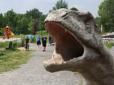 Pěkné počasí přívítalo o víkendu stovky návštěvníků do Dinoparku. Letošní rok se v doubravském pravěkém světě otevřelo několik novinek. 
