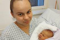 Laura, první dítě narozené v roce 2022 v Třinci. Na snímku s maminkou.