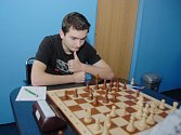 Vojtěch Zwardoň získal cenný bod ve Starém Městě. Letos patří k neúspěšnějším šachistům Karviné. Získal 70% bodů a jen jednou prohrál.