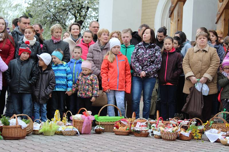 Svěcení velikonočních pokrmů v Českém Těšíně.