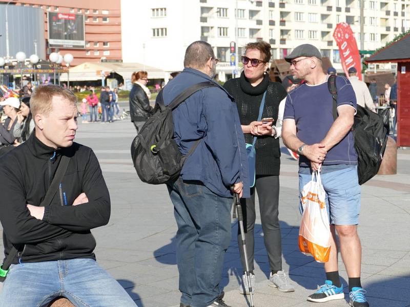 Velikonoční městečko na náměstí Republiky v Havířově, čtvrtek 18. dubna odpoledne.