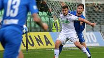 Karvinští fotbalisté (v bílém) zaslouženě porazili Liberec 2:1.