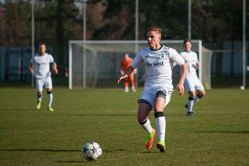 Okresní derby v divizi. Dětmarovice (v bílém) porazily Havířov 1:0.